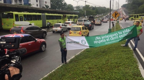  Impulsamos campaña de Cultura vial para evitar invasión del carril exclusivo