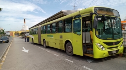 Ciclista se recupera tras incidente con bus del SITM Metrolínea