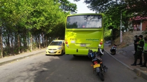 El SITM Metrolínea rechaza ataque a conductor de un vehículo en Floridablanca 