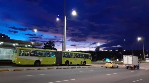 El SITM Metrolínea cerrará su operación a las 8:00 p.m. por toque de queda