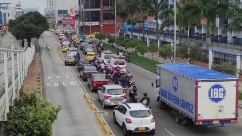 Suspensión de un carril de Metrolínea optimizará la movilidad sobre la Diagonal 15 con 21