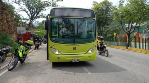 Metrolínea pide protección para los operadores de buses