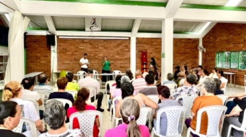 Mesa de trabajo en el barrio Porvenir